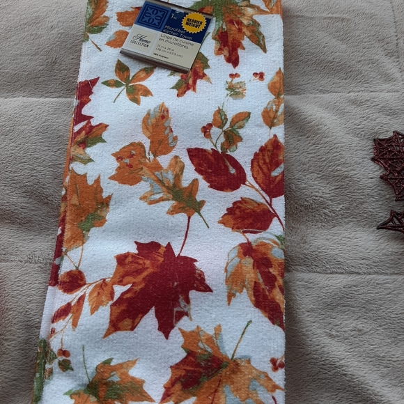 NWT - 🎁 Do you need a gift to give for Fall? Thanksgiving? A birthday? 🎁 - Picture 5 of 9